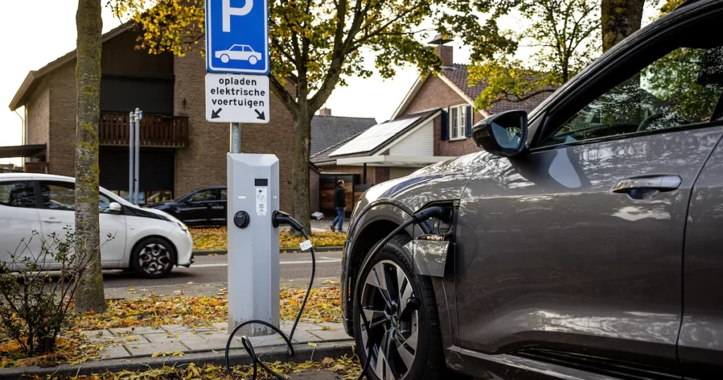 Kosten laden bij laadpaal vs thuisladen