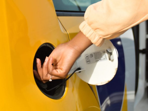 tanken Verwijderen van een tankdop