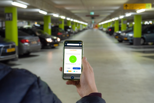 Mobiel parkeren in parkeergarages