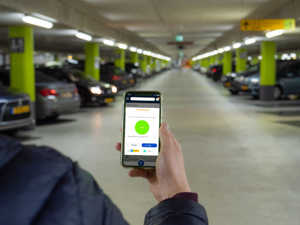 Mobiel parkeren in parkeergarages