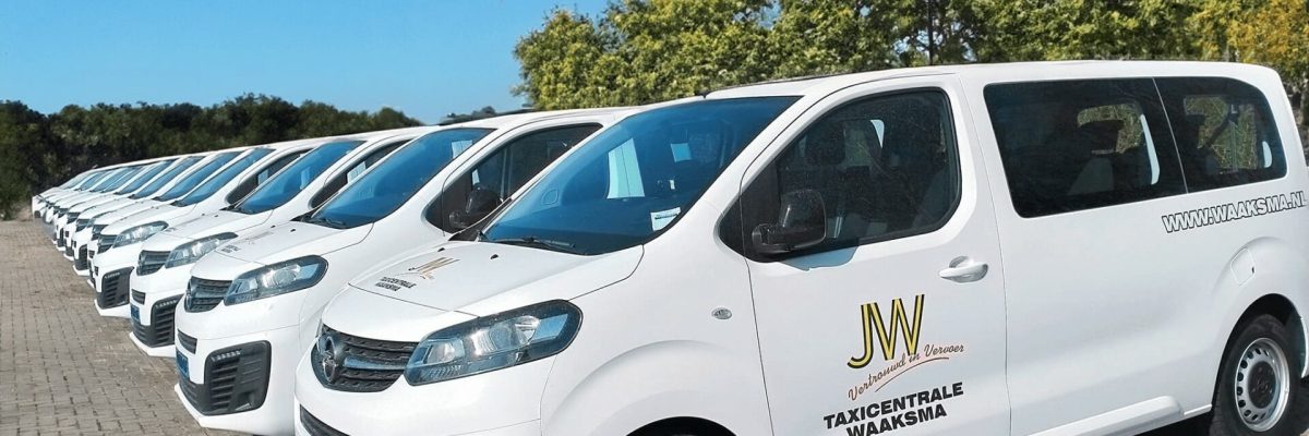 Taxi's van Taxicentrale Waaksma in Friesland